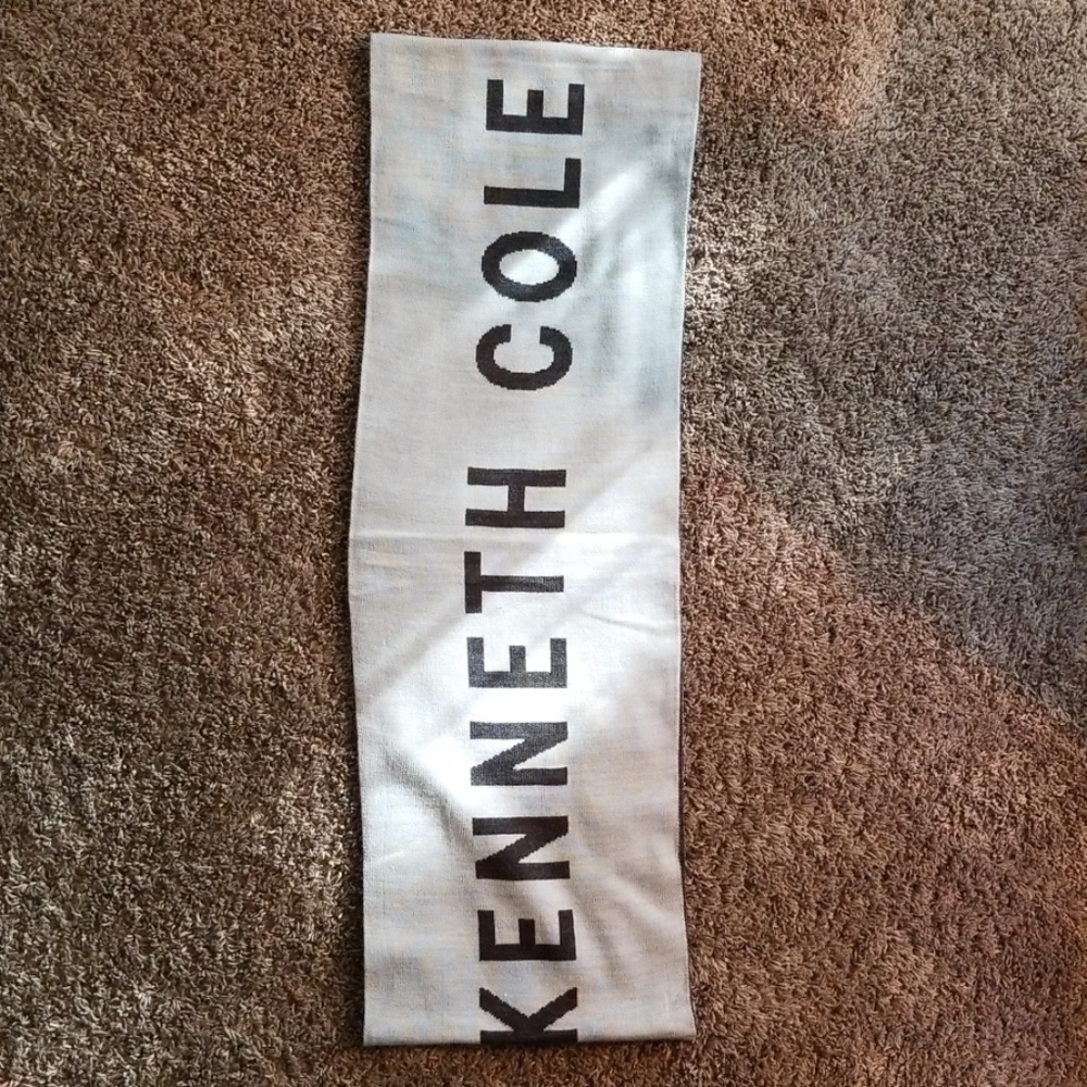 Reaction Kenneth Cole Scarf NEW
